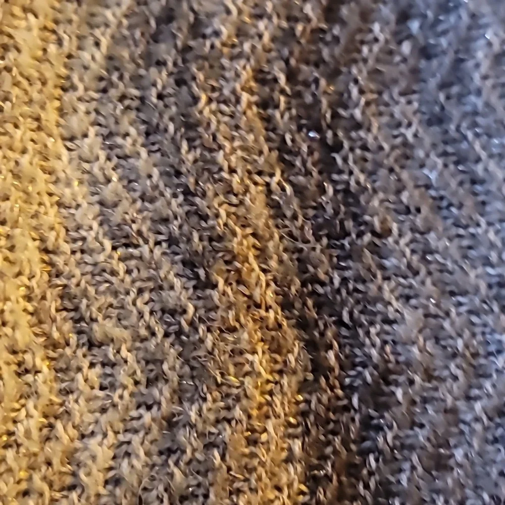 Catherines brown with tan and intricate gold shimmer turtle neck sweater size 4X - Picture 3 of 4